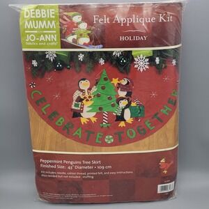 Jo-Ann‎ Felt Applique Tree Skirt Kit Peppermint Penguins by Debbie Mumm 43"